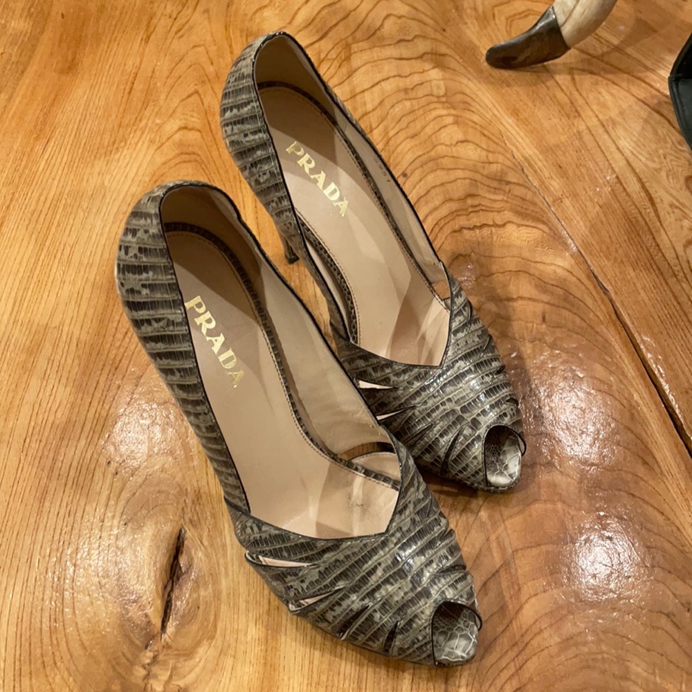 Prada 👠 Heels.